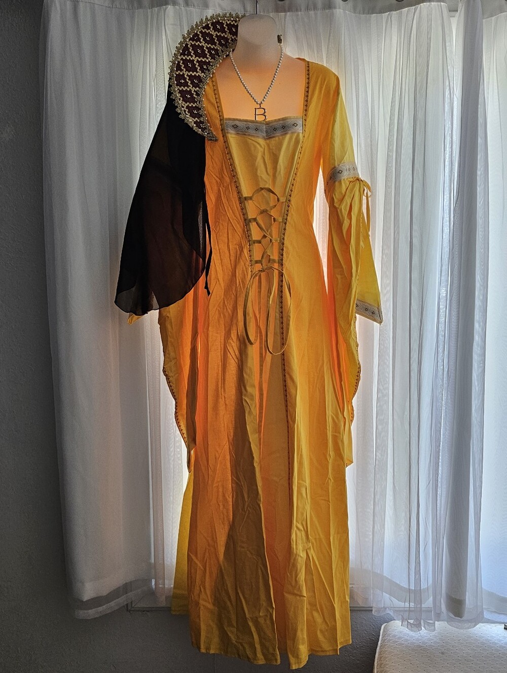 Complete Anne Boleyn Tudors Cosplay Dress, Headpiece, Necklace